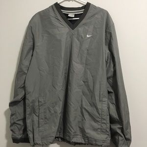 Nike L Windbreaker